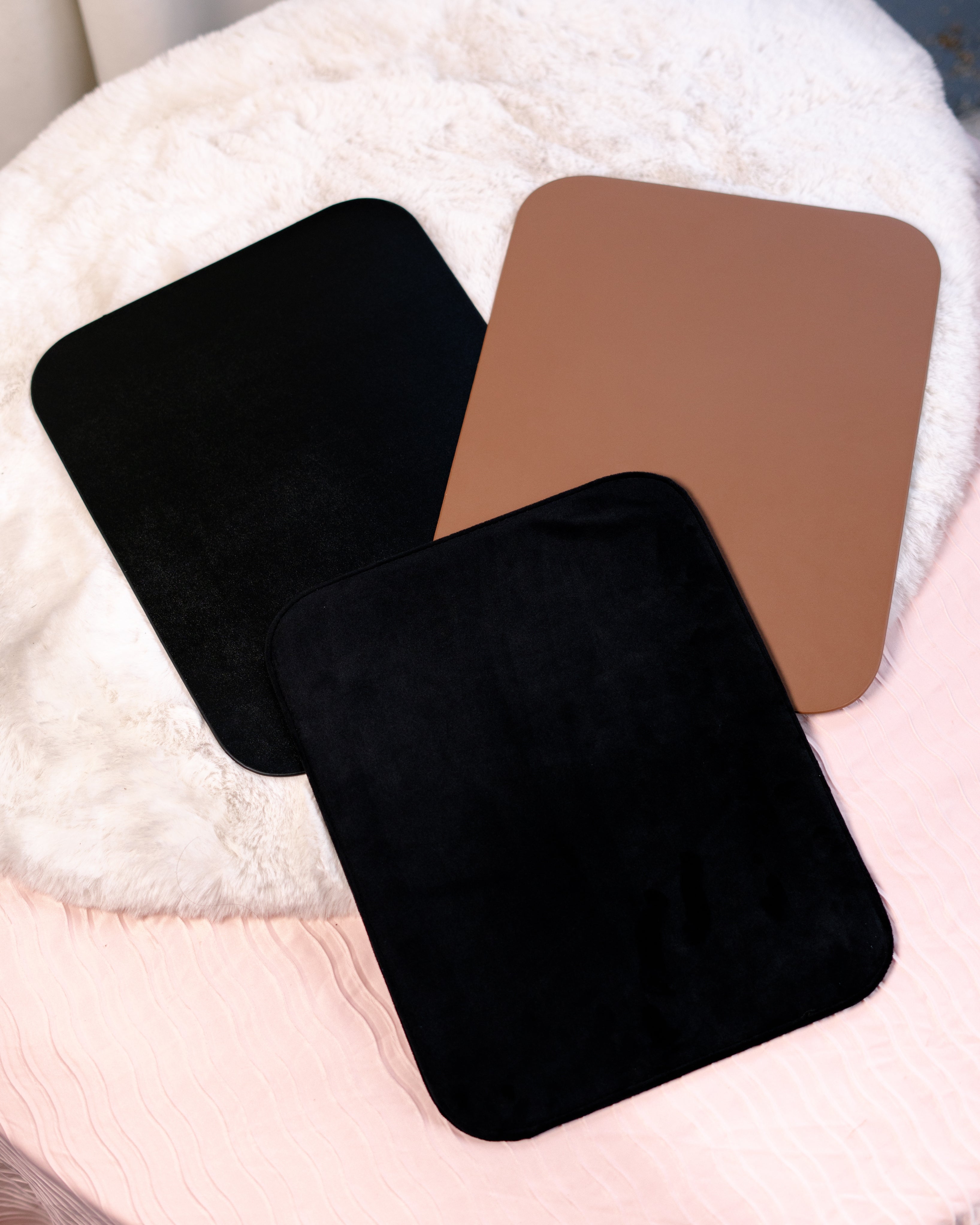 The Onyx Arch Pinboard