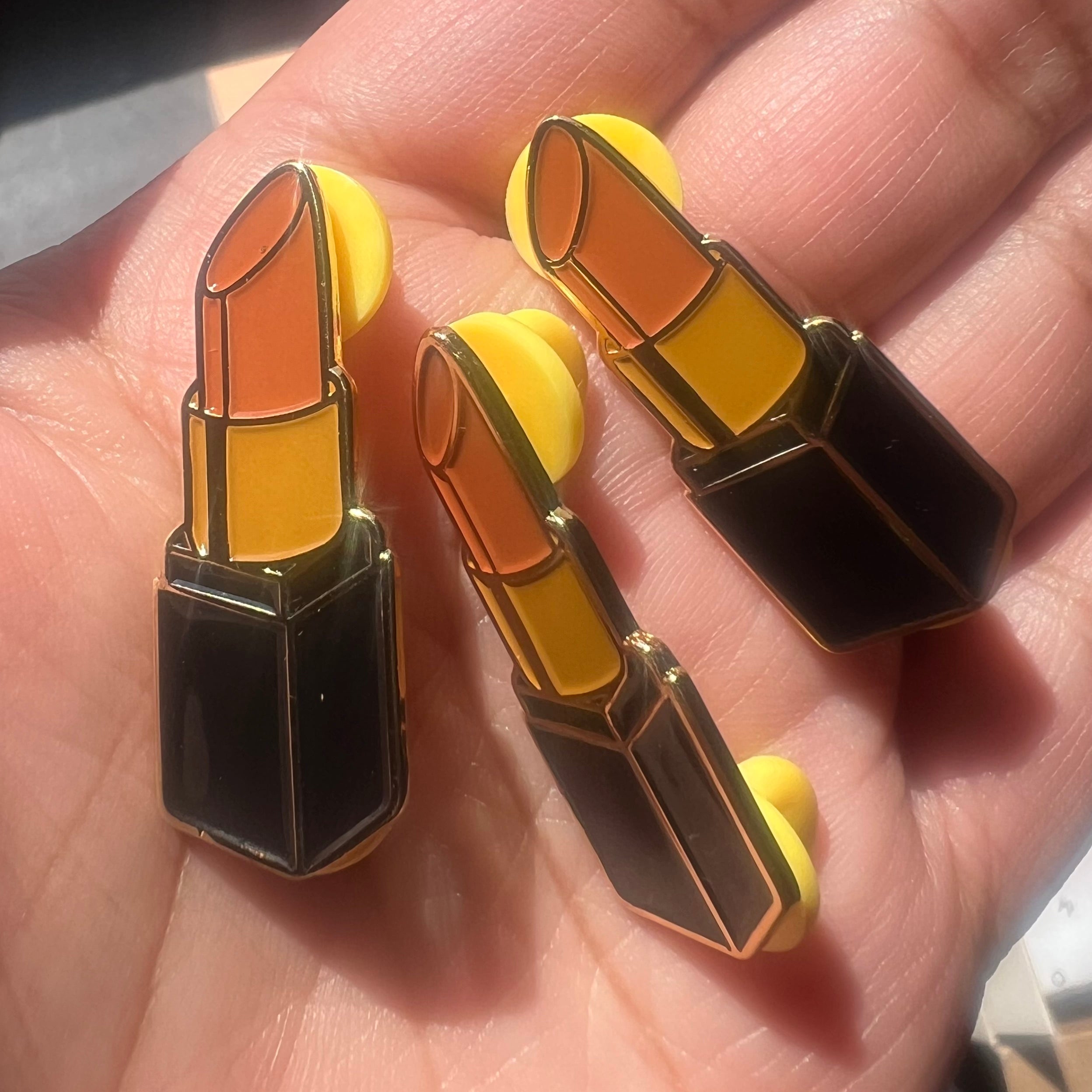 Nude Lippie Enamel Pin