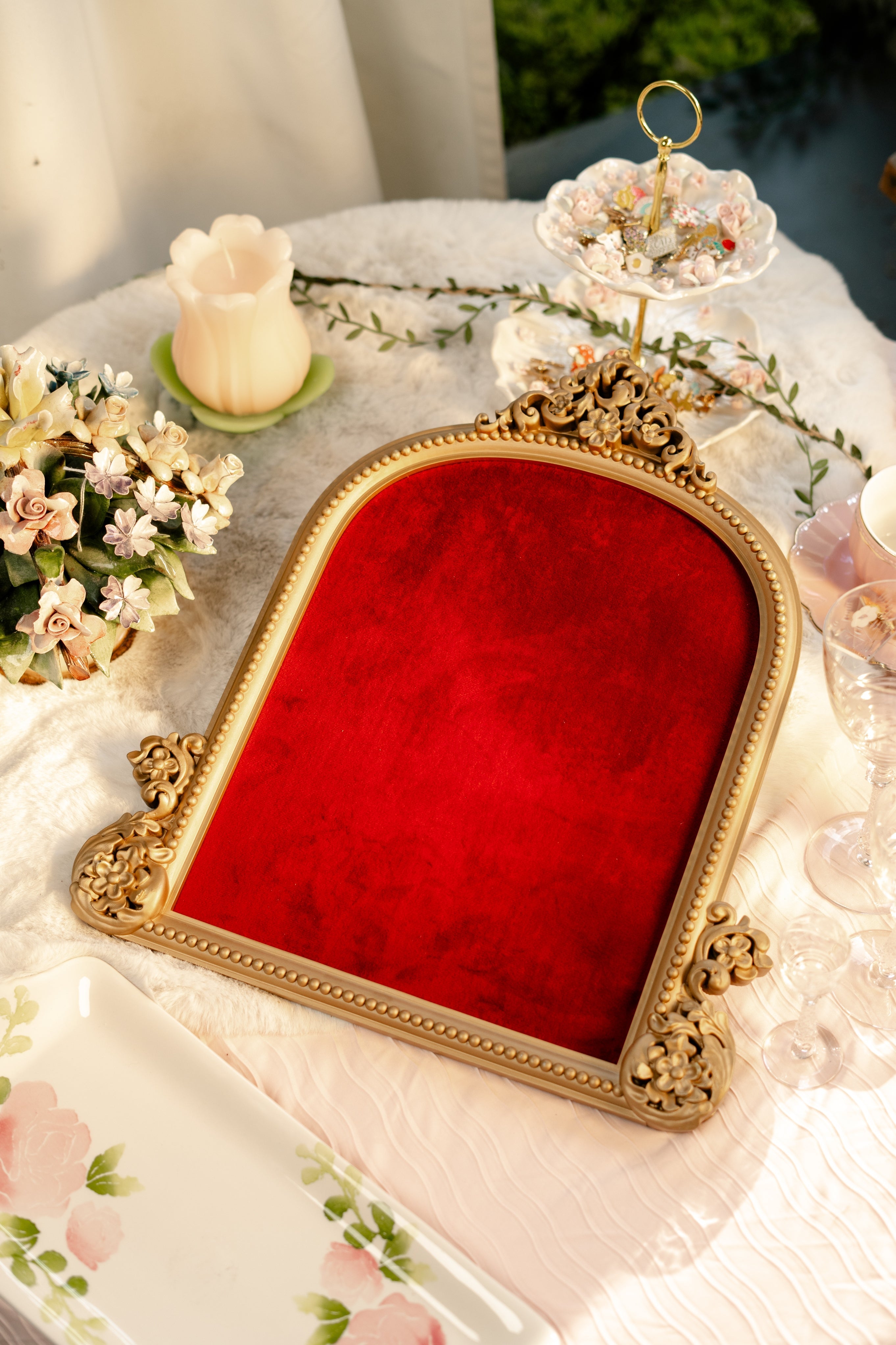 The Gilded Arch Pinboard