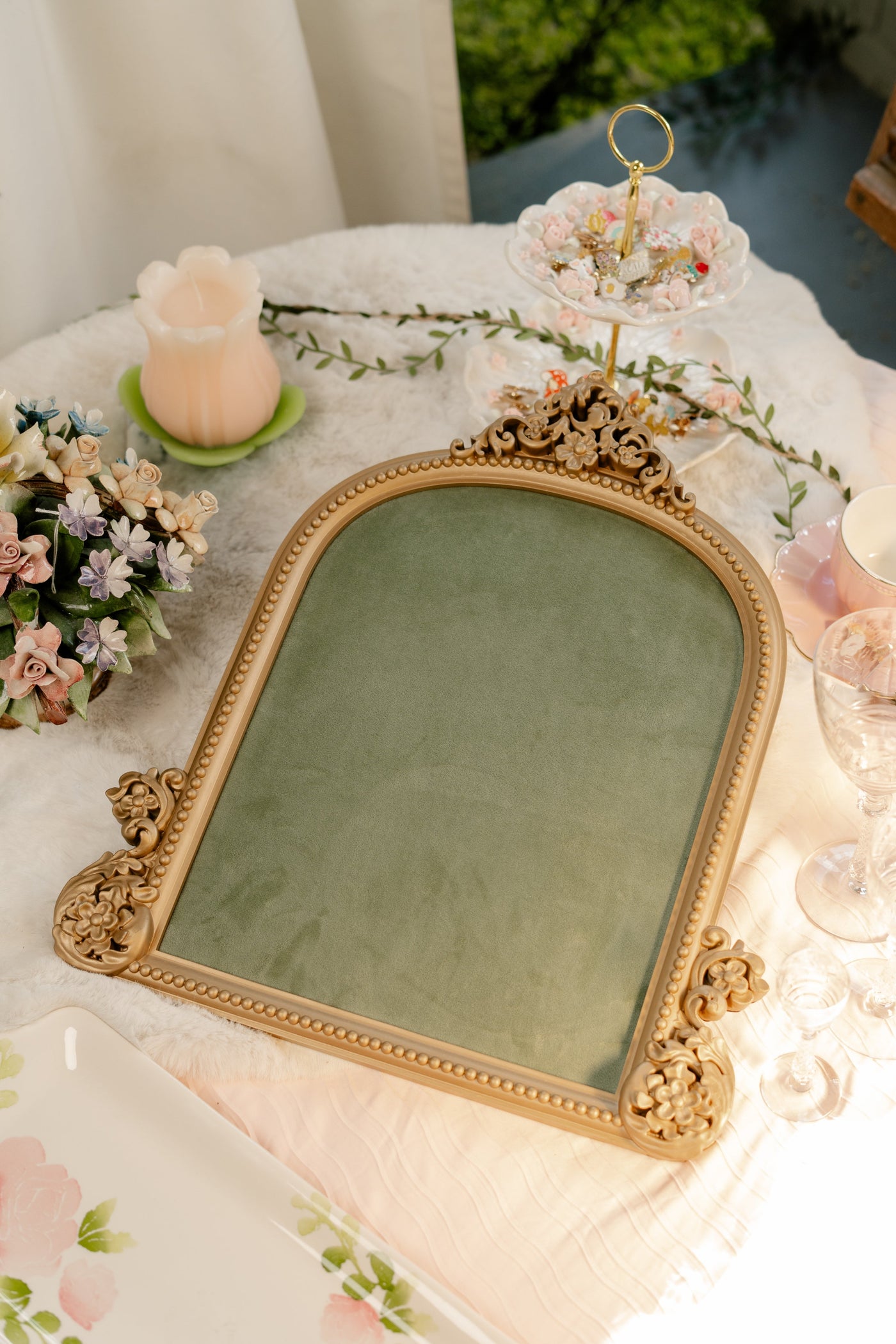 The Gilded Arch Pinboard