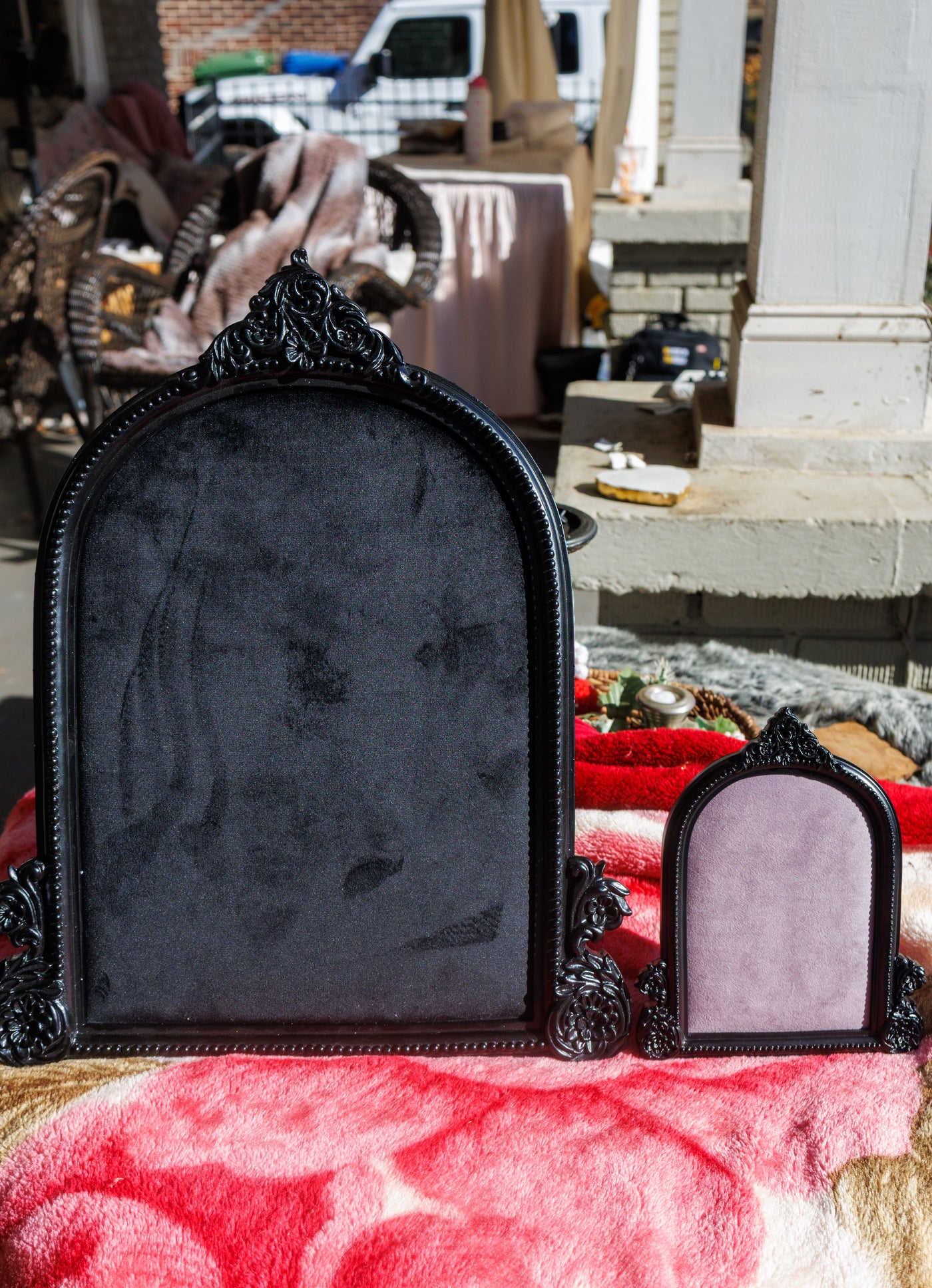 The Onyx Arch Pinboard