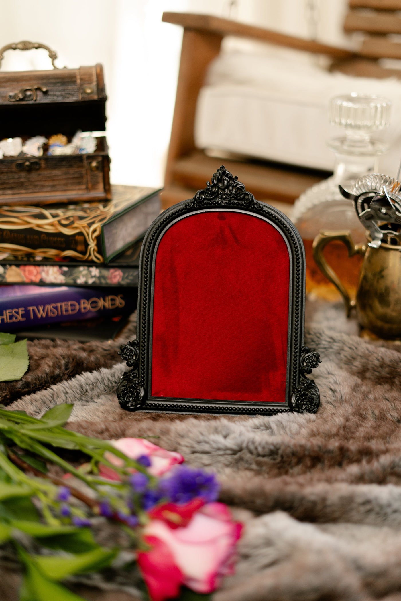 The Onyx Arch Pinboard